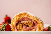 Decadent Strawberry Swiss Roll Recipe with Cream Filling
