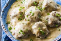 Classic Swedish Meatballs Recipe with Creamy Gravy