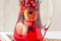 Festive Holiday Wine Spritzer Recipe for Winter Gatherings