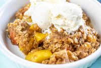 Slow Cooker Fresh Peach Cobbler Recipe with Homemade Topping