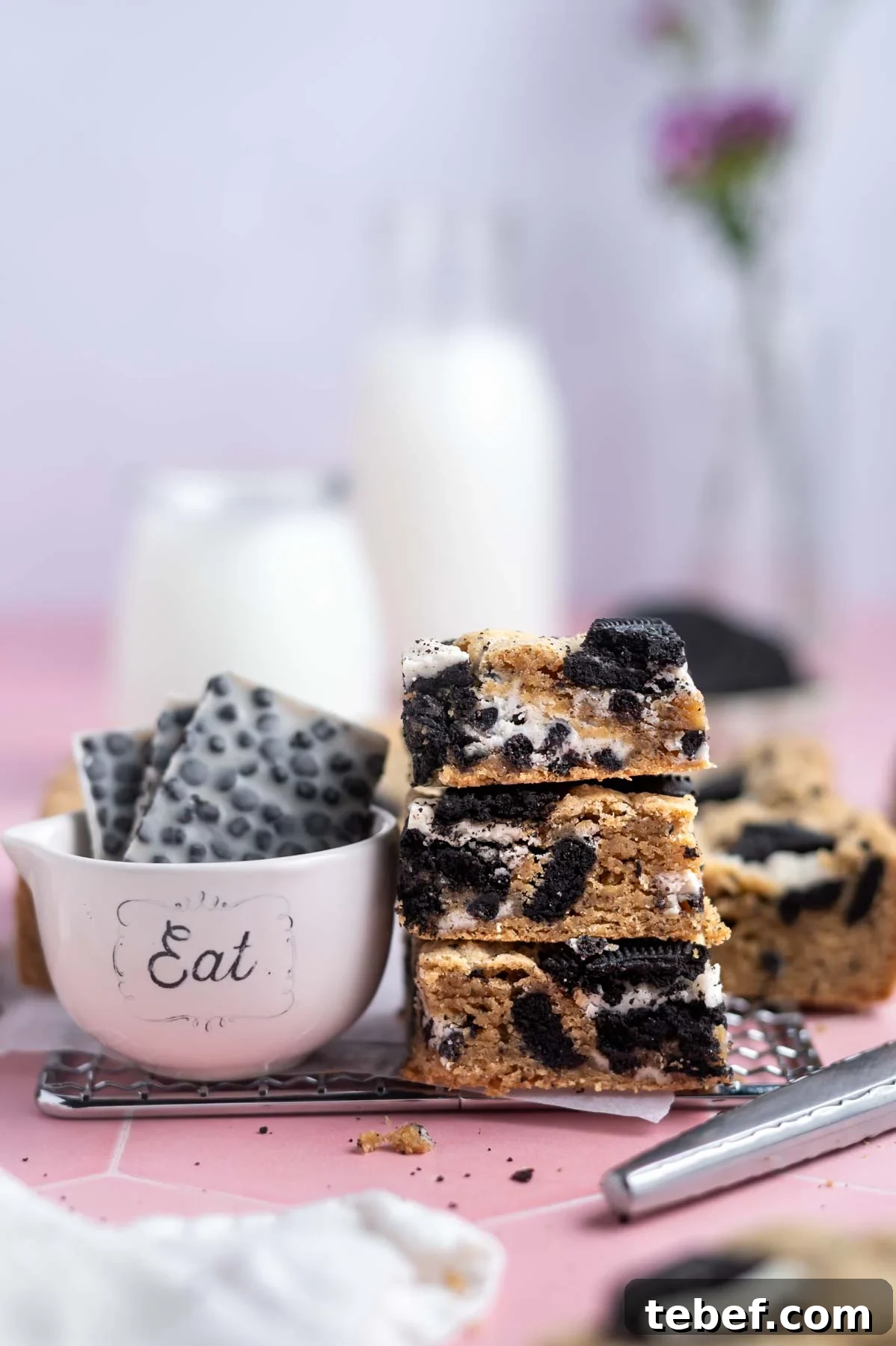 stack of cookie bars with Hershey's cookies 'n' cream bars