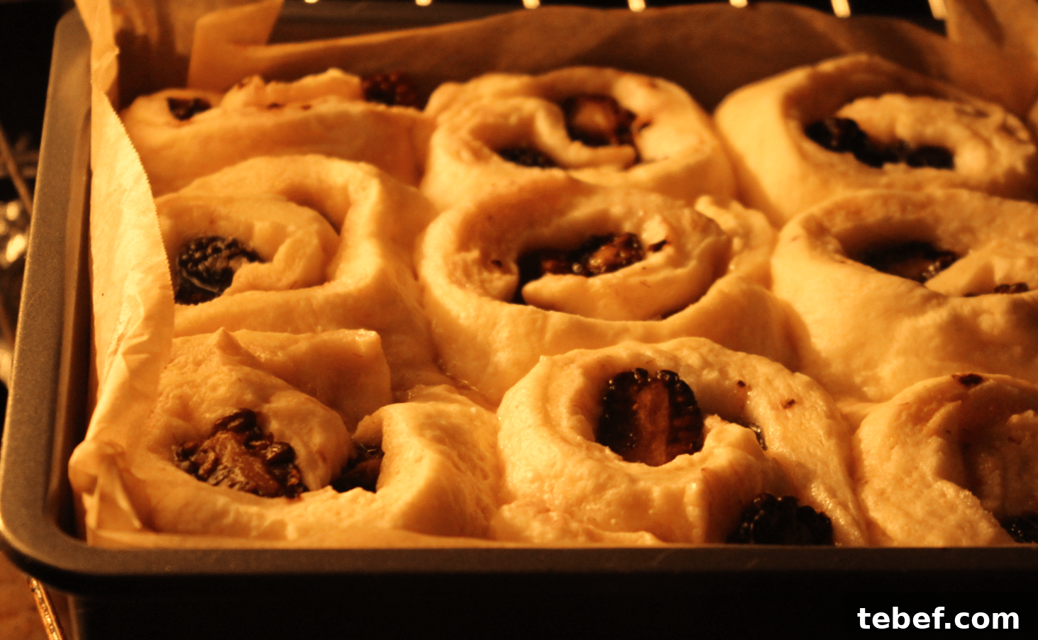 Blackberry Lemon Sweet Rolls Recipe — Soft Citrus-Rolled Buns 7 baked rolls
