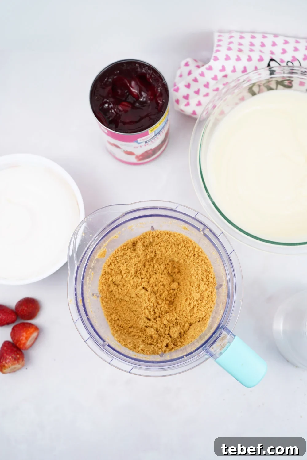 How to make easy strawberry parfait cups How to make easy strawberry parfait cups