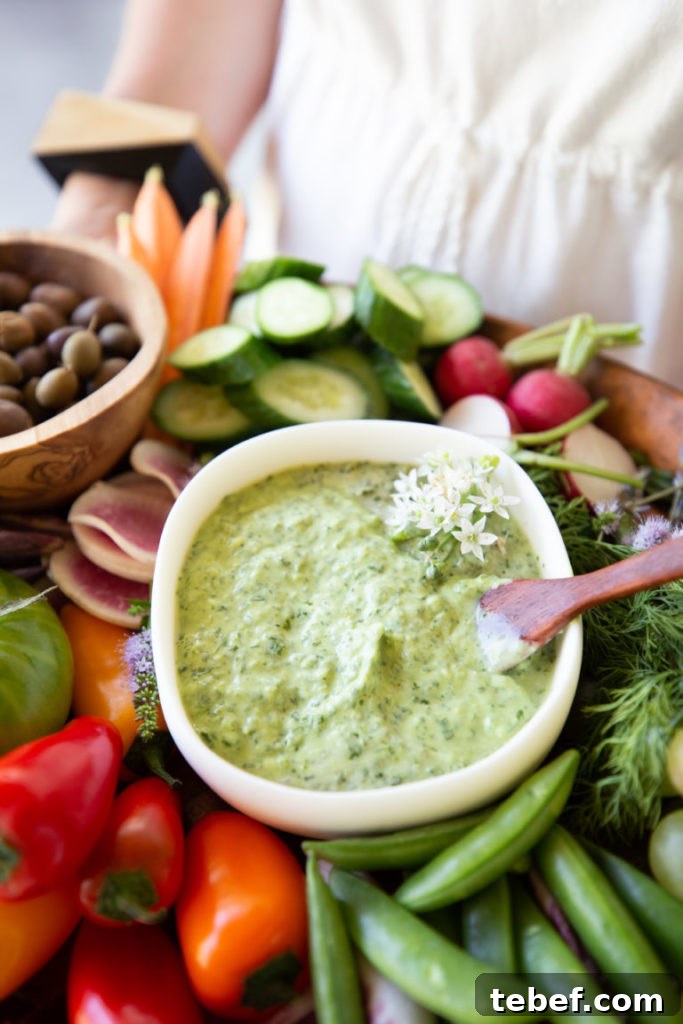Looking for easy school lunch ideas? This list has it all! Easy main dishes, salad sides, high protein snacks, veggie dips, and dessert.