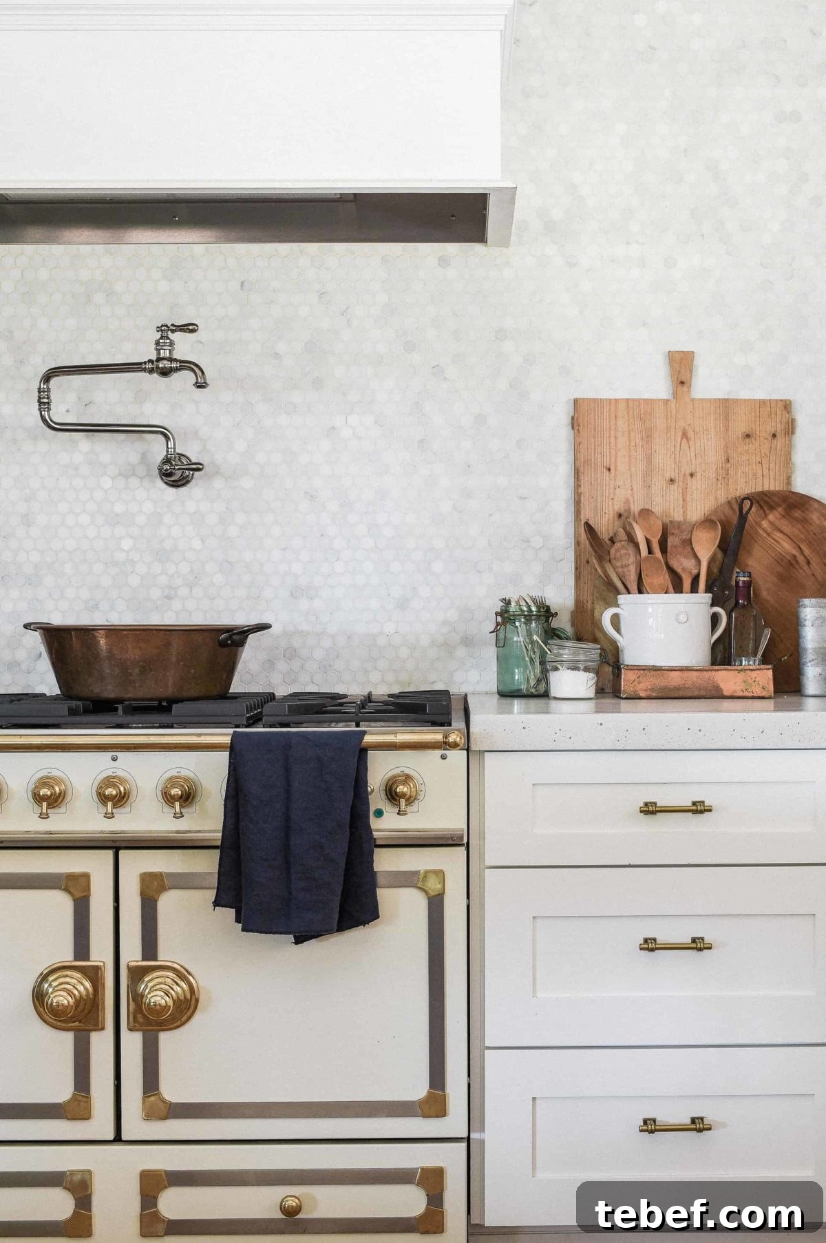 DIY White Concrete Countertops: Advantages, Drawbacks & Tips 4 Pros of White Concrete Countertops