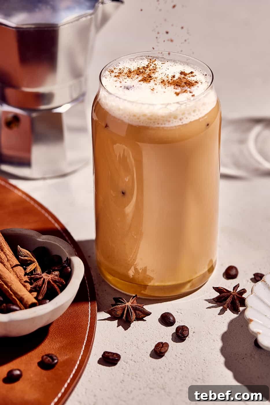 Iced Pumpkin Spice Latte Recipe: Creamy Fall Coffee at Home 2 iced pumpkin spice latte