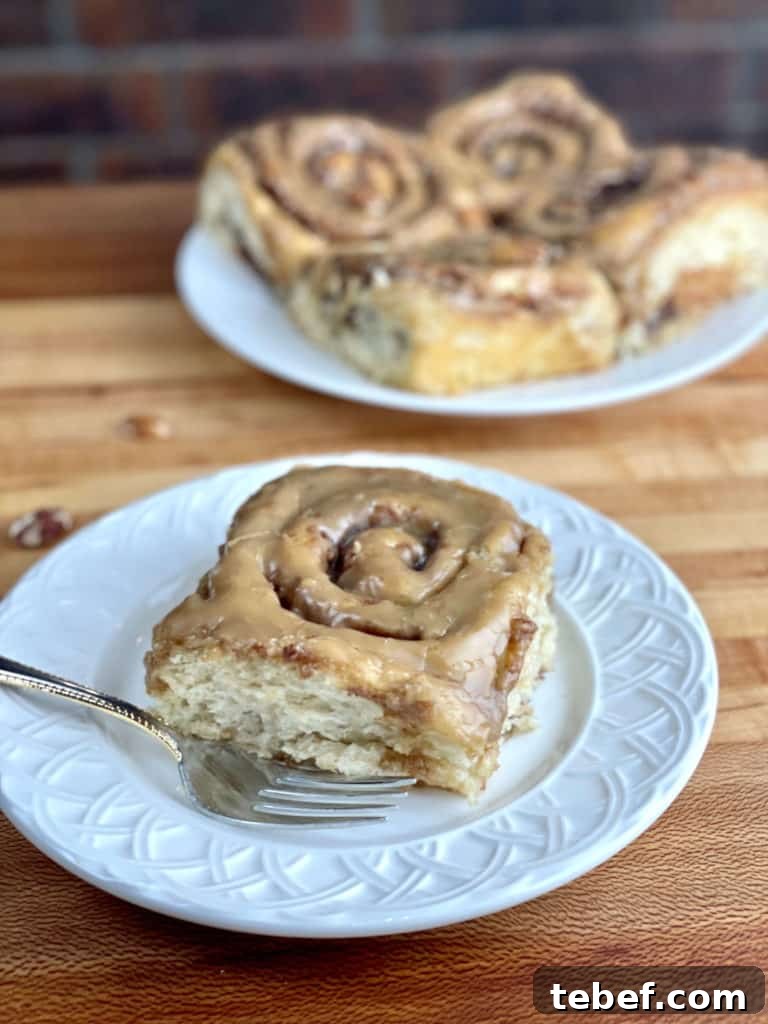 Maple Pecan Cinnamon Rolls: Classic Bakery-Style Recipe 3 Bakery style maple pecan cinnamon rolls