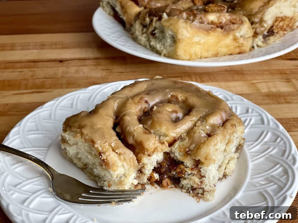 Maple Pecan Cinnamon Rolls: Classic Bakery-Style Recipe 6 Bakery style cinnamon rolls with bite